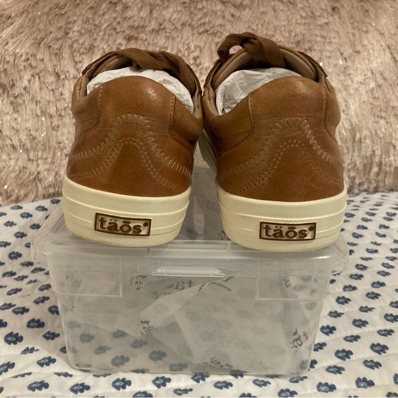 Täōs Sneakers NWOT - Picture 4 of 8
